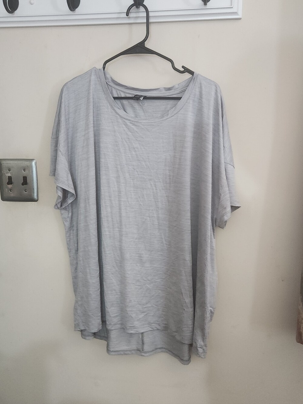 🎉 Gray Athletic Tee